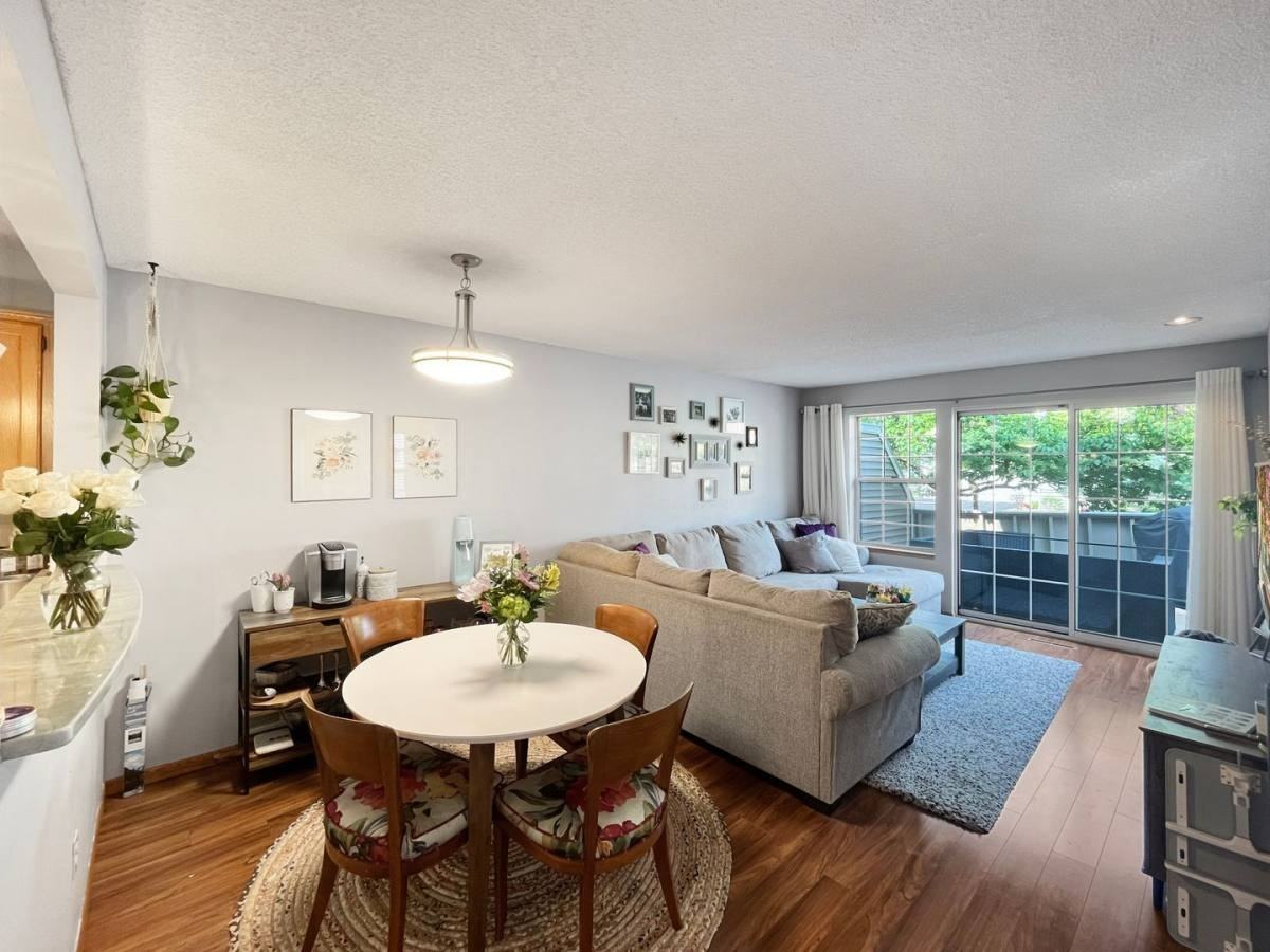 2040 Shenandoah Ct #G - Photo 3 of 10