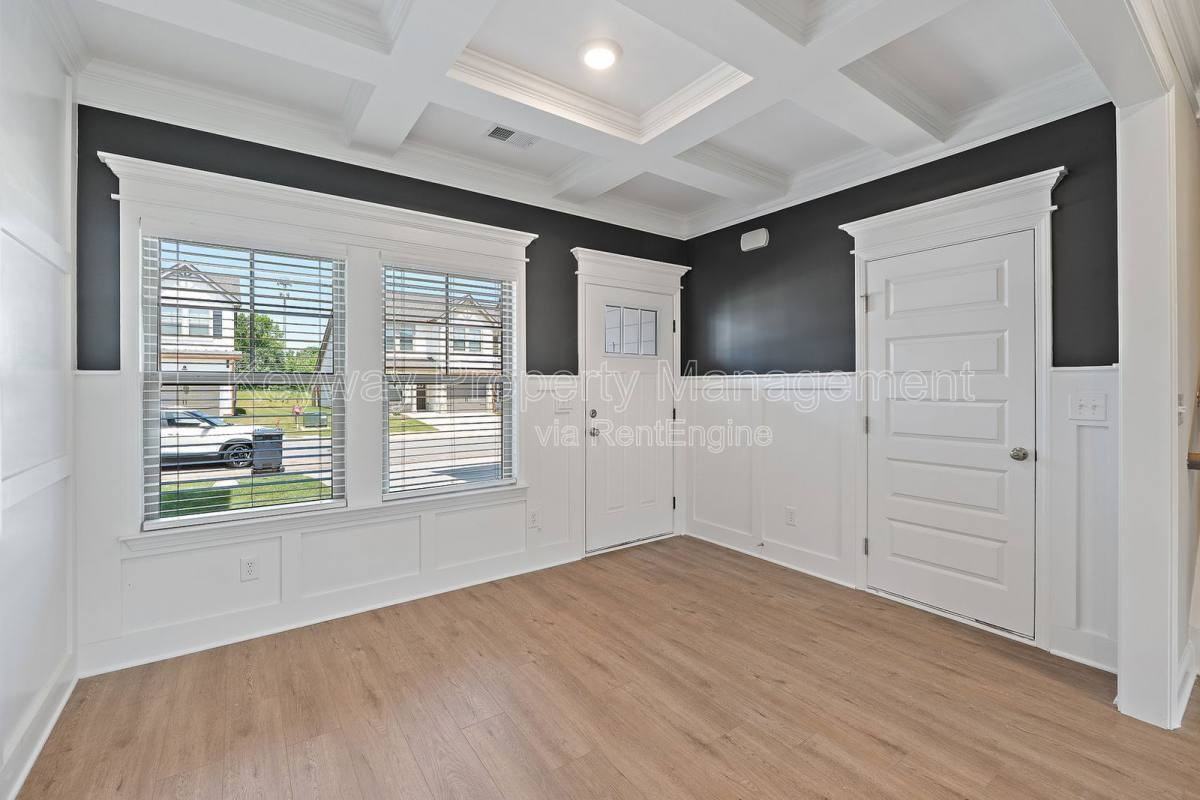 1117 Jolly Ln - Photo 3 of 10