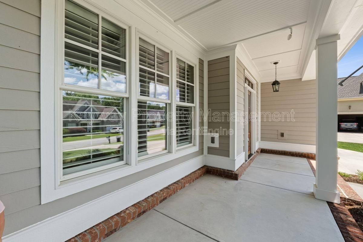232 Dixon Ct - Photo 3 of 9