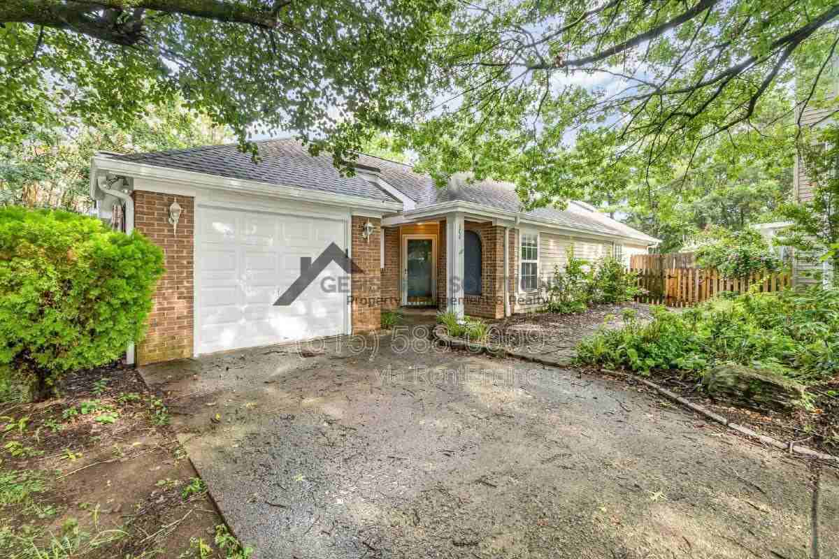 108 Meridian Ct - Photo 2 of 10