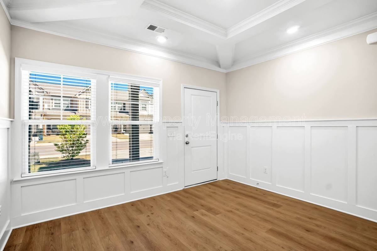 3109 Venetian Dr - Photo 3 of 10