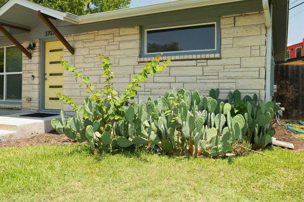 3703 Tower View Ct - Photo 3 of 10
