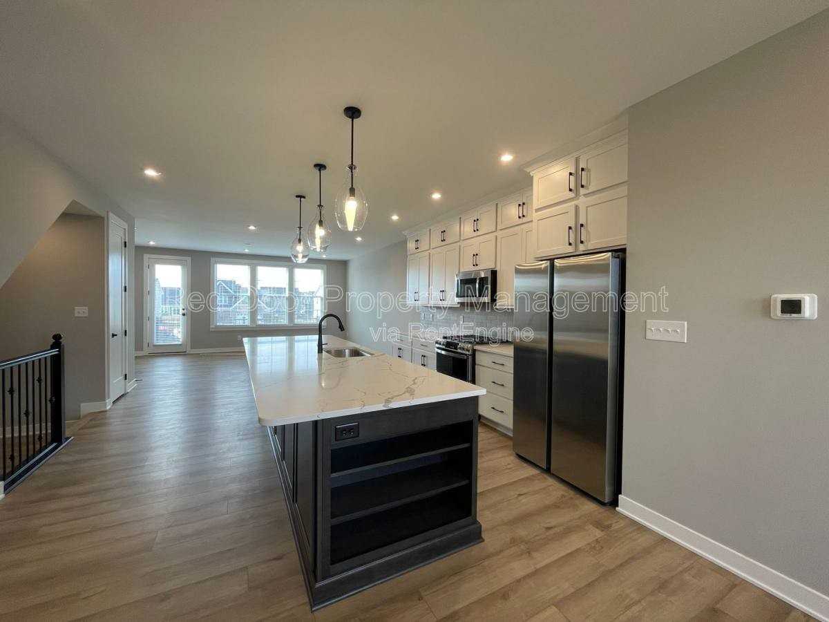 7314 7314 W County Rd #600 - Photo 4 of 10