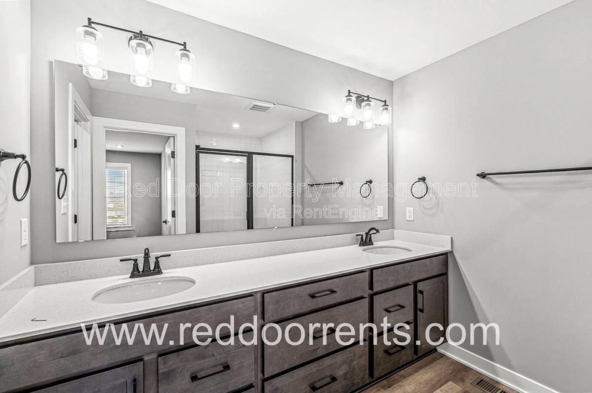 7314 7314 W County Rd #600 - Photo 5 of 10