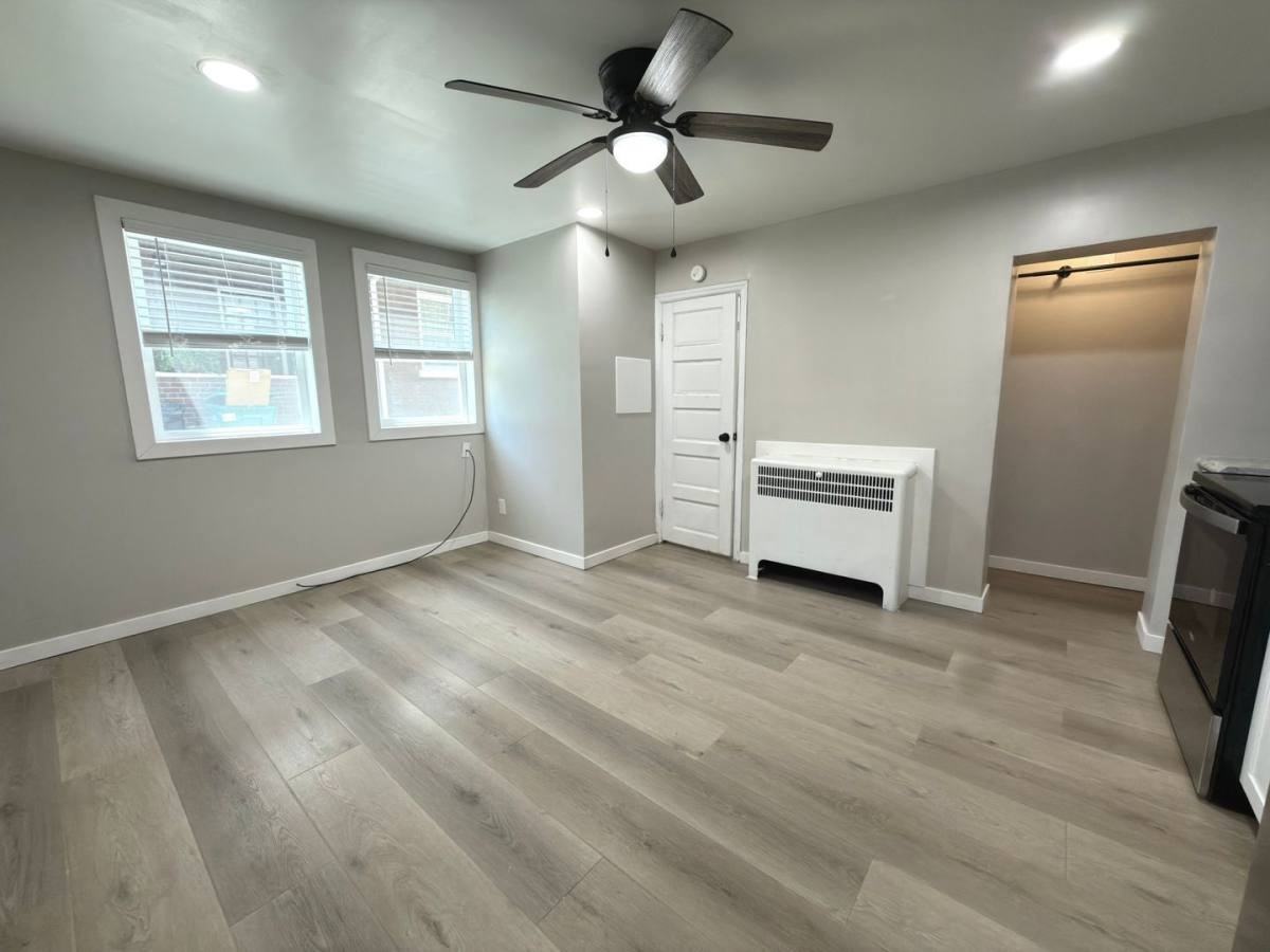 638 Greenwood Ave #5 - Photo 3 of 8