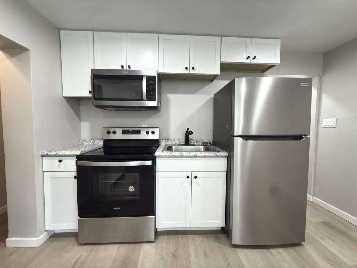 638 Greenwood Ave #5 - Photo 4 of 8
