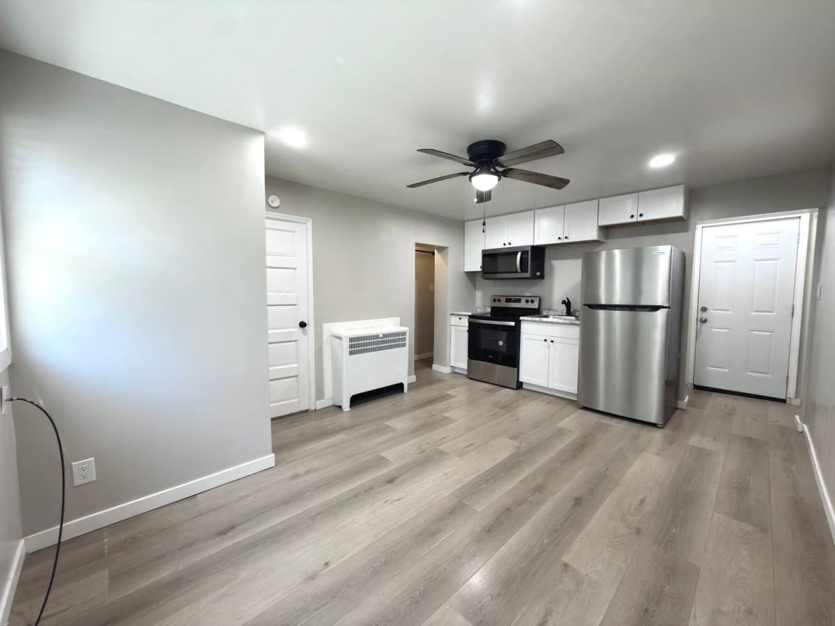 638 Greenwood Ave #5 - Photo 5 of 8