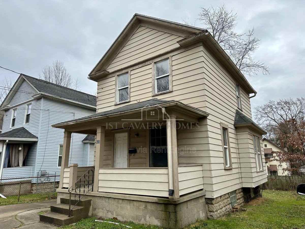 435 Windsor St - Photo 2 of 10