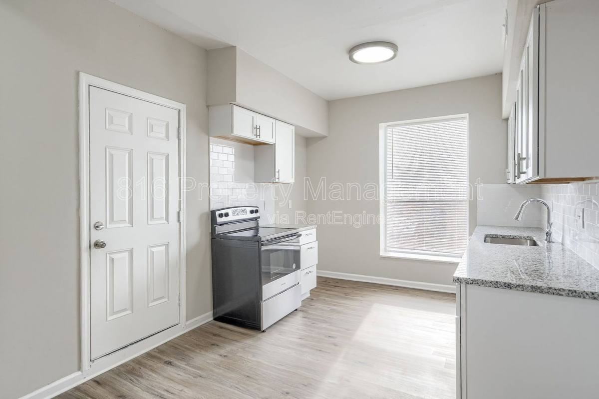 301 Benton Blvd #5 - Photo 4 of 10