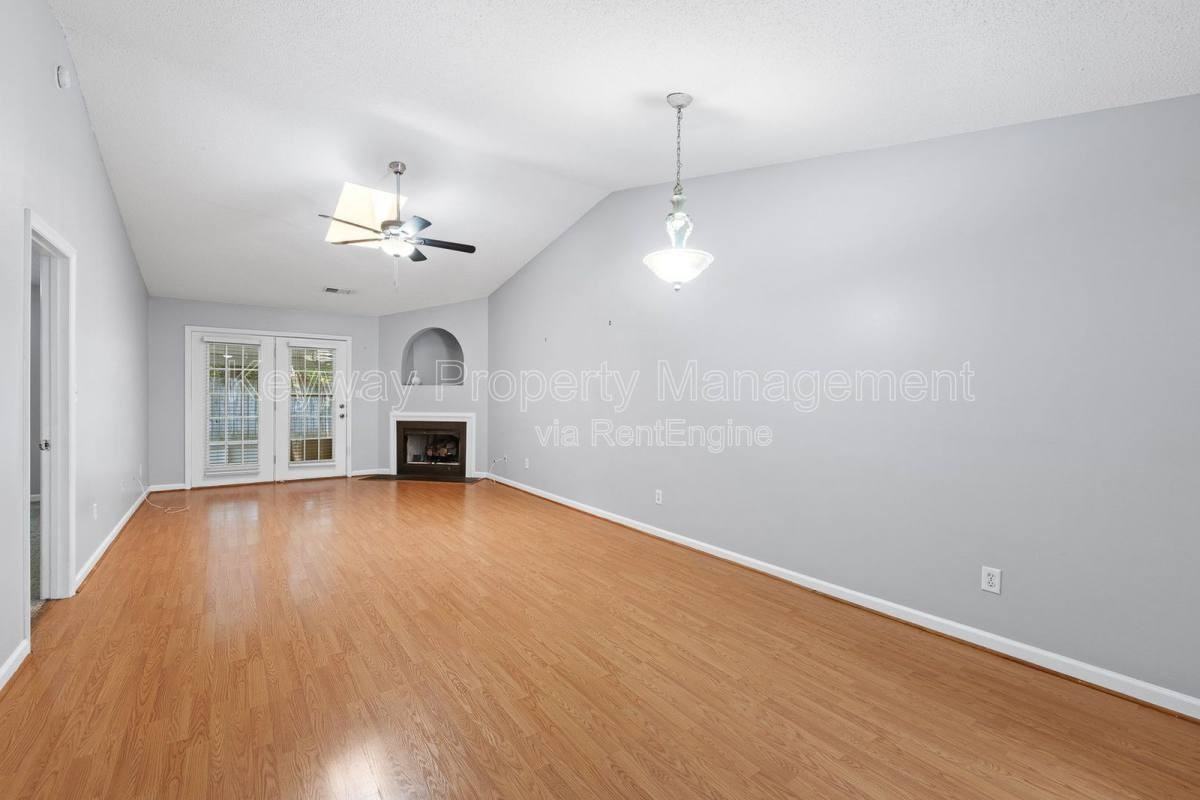 133 Singletree Ln - Photo 3 of 10