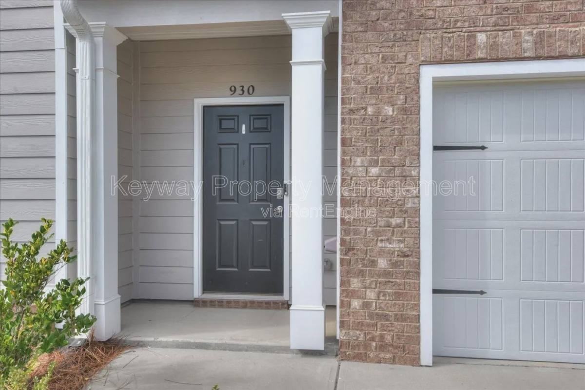 930 Quaint Parish Cir - Photo 2 of 10