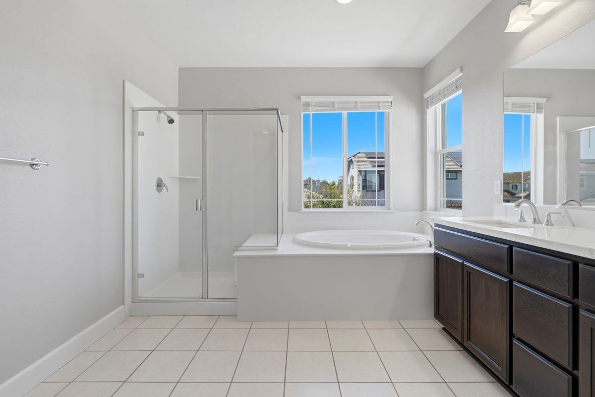 453 Diamond Peak Ln - Photo 4 of 42