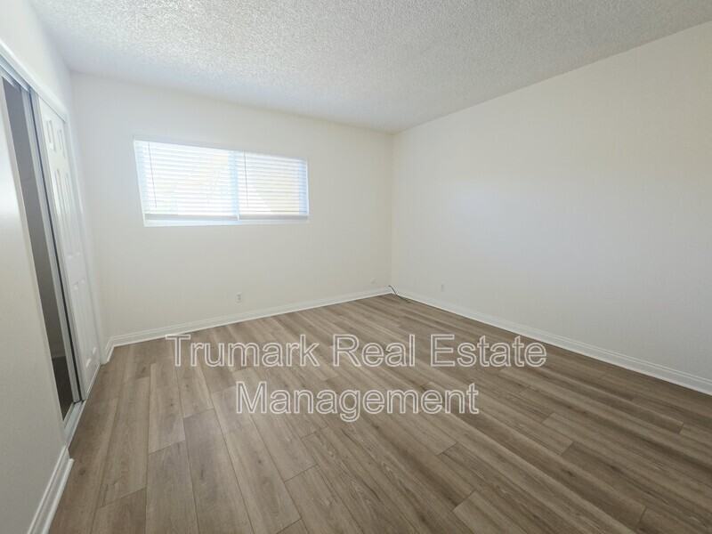 210 W Tujunga Ave #5 - Photo 7 of 13