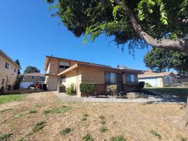 featured image of 10 La Pera Ct #3
