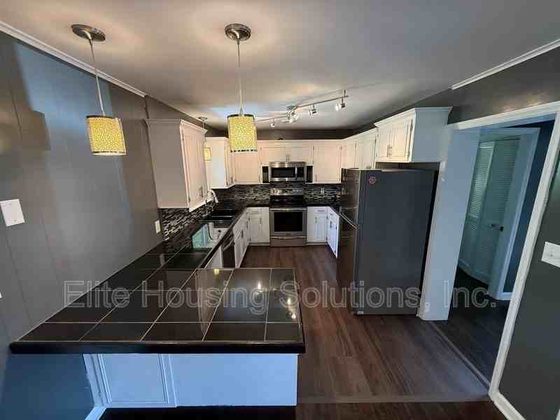 820 N 16th St - Photo 7 of 21