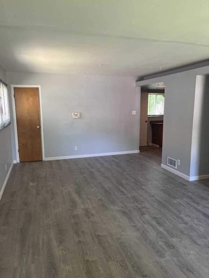 146 Roderick Dr - Photo 4 of 18