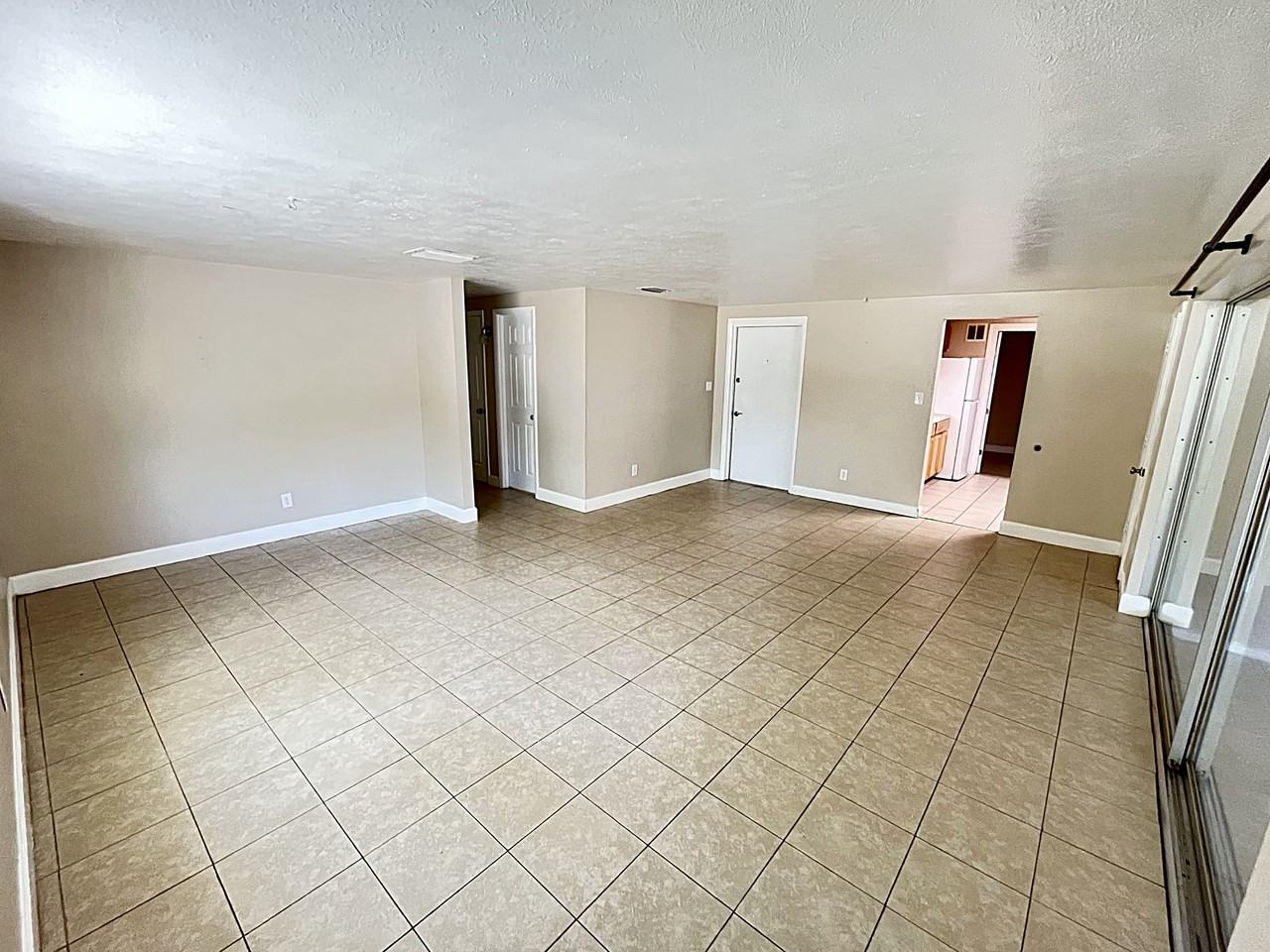 712 67th Ave W - Photo 2 of 20