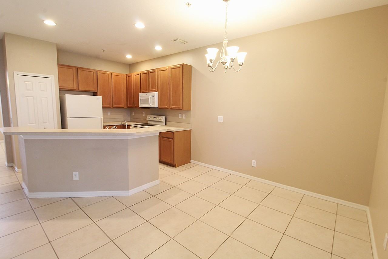 4011 Burlwood Rd - Photo 5 of 18