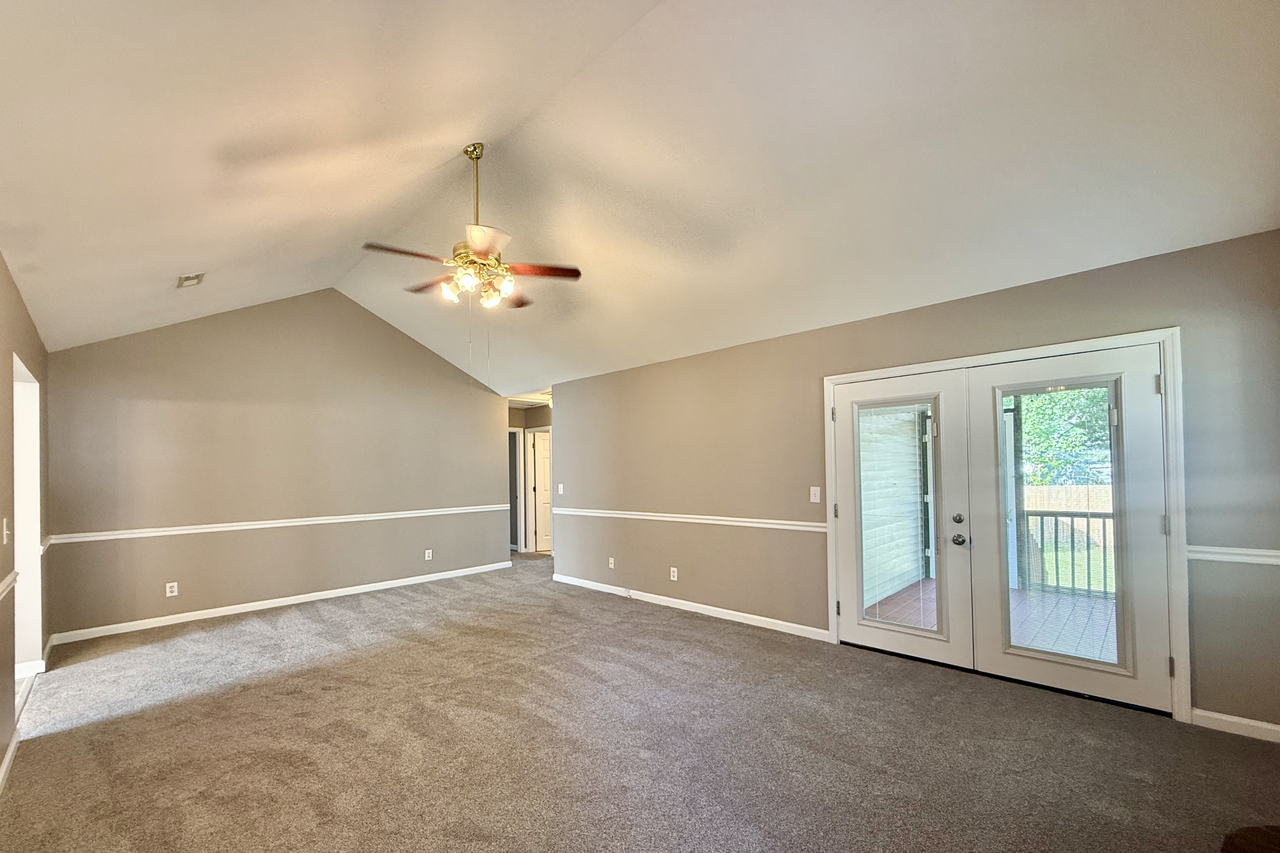 104 Conductor Ct - Photo 2 of 25