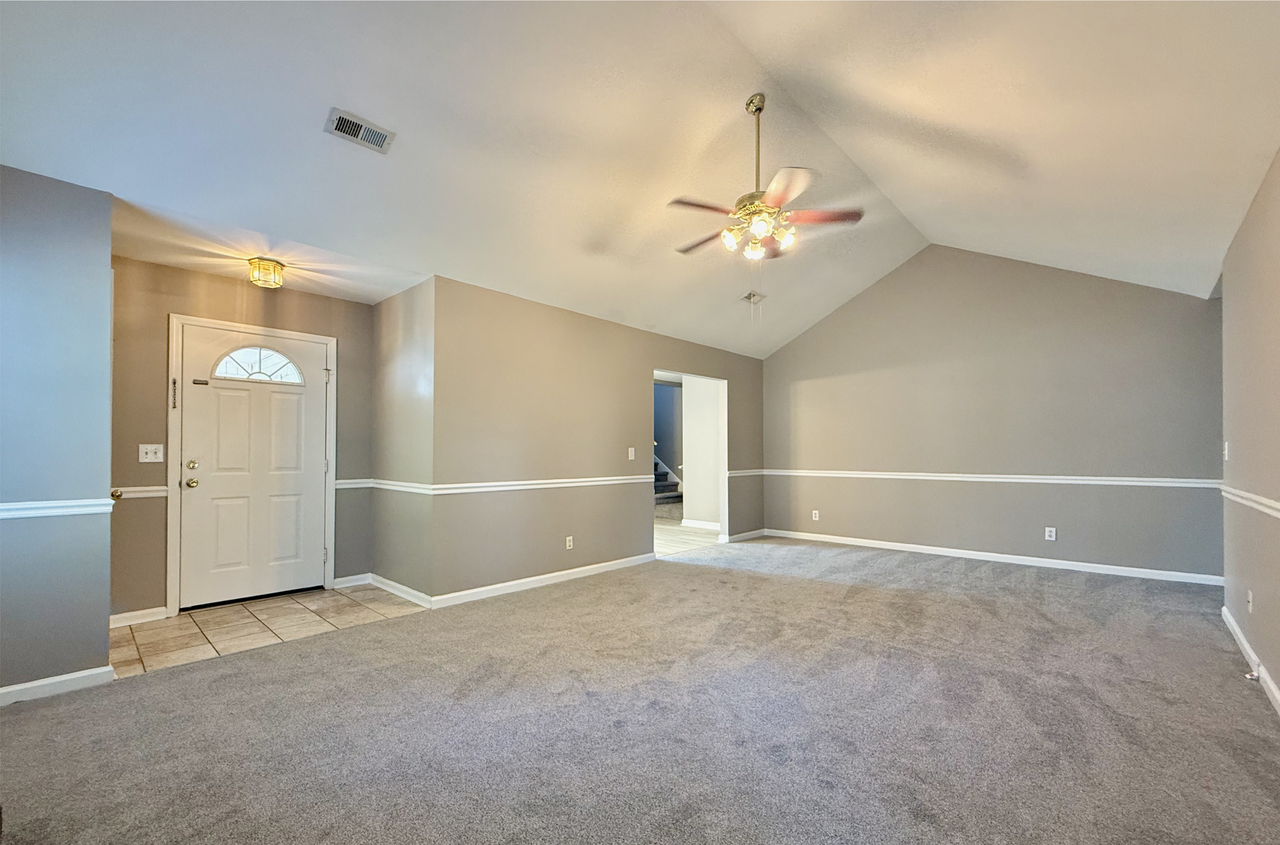 104 Conductor Ct - Photo 3 of 25