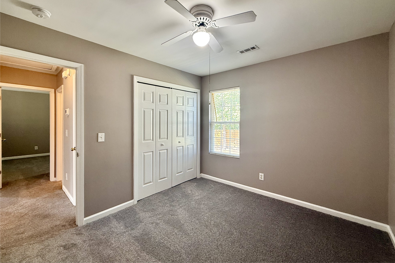 104 Conductor Ct - Photo 4 of 25