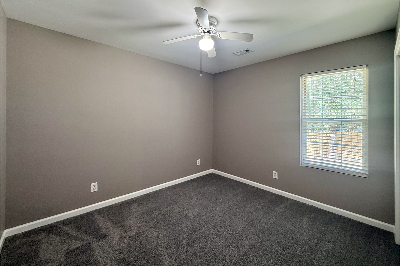 104 Conductor Ct - Photo 5 of 25