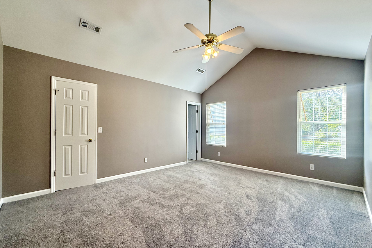 104 Conductor Ct - Photo 6 of 25