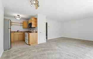 featured image of 4404 Bond St