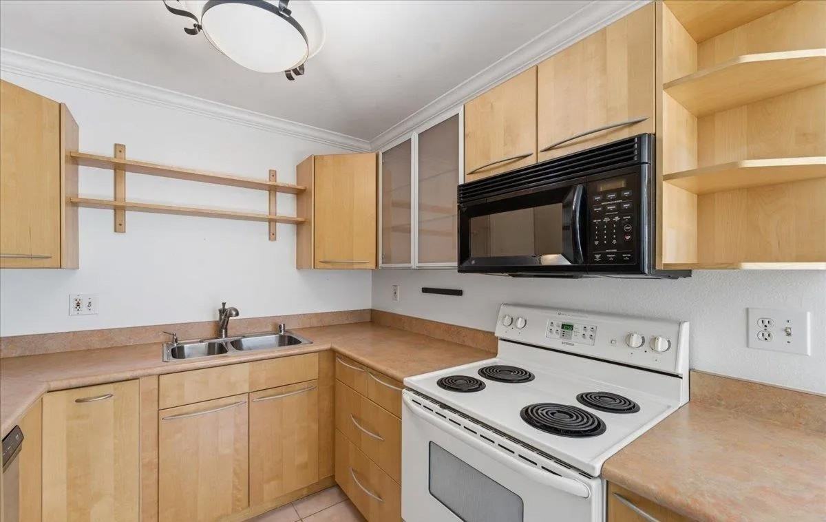 4404 Bond St - Photo 4 of 20