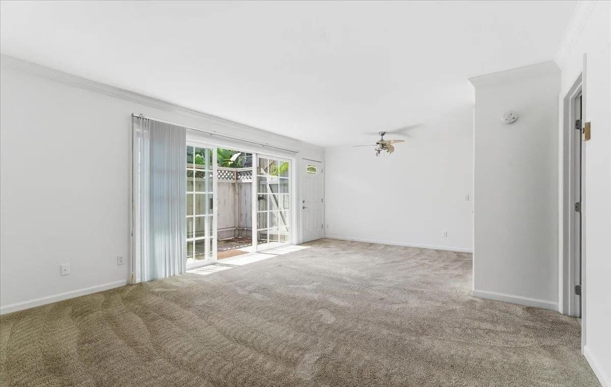 4404 Bond St - Photo 6 of 20