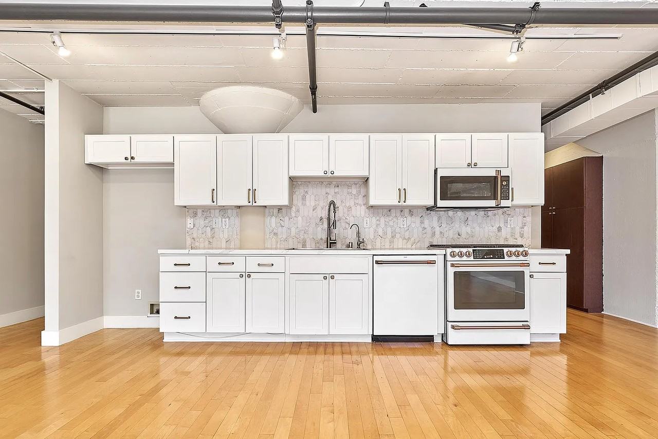 812 Fremont Ave #204 - Photo 3 of 10