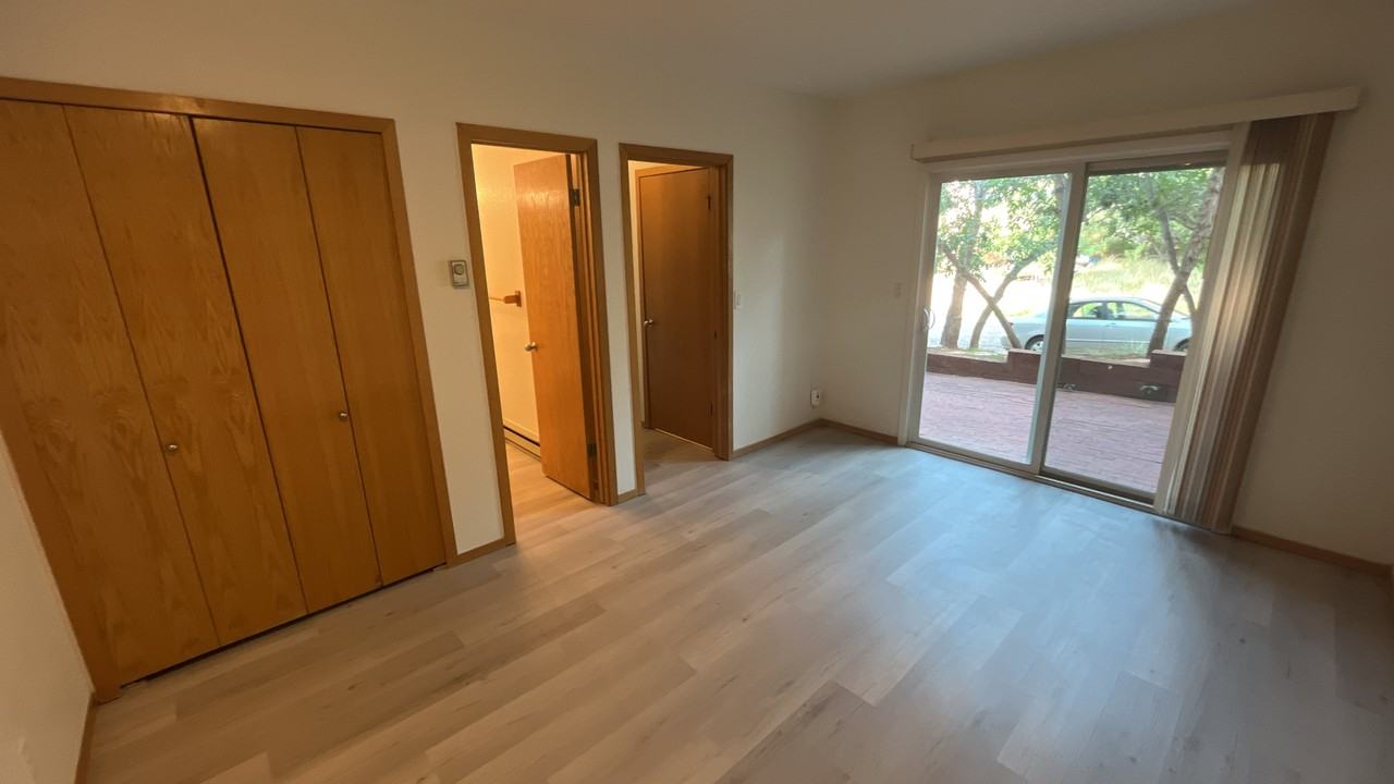 127 Yale Ave - Photo 2 of 11