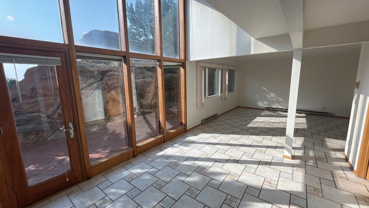 127 Yale Ave - Photo 4 of 11