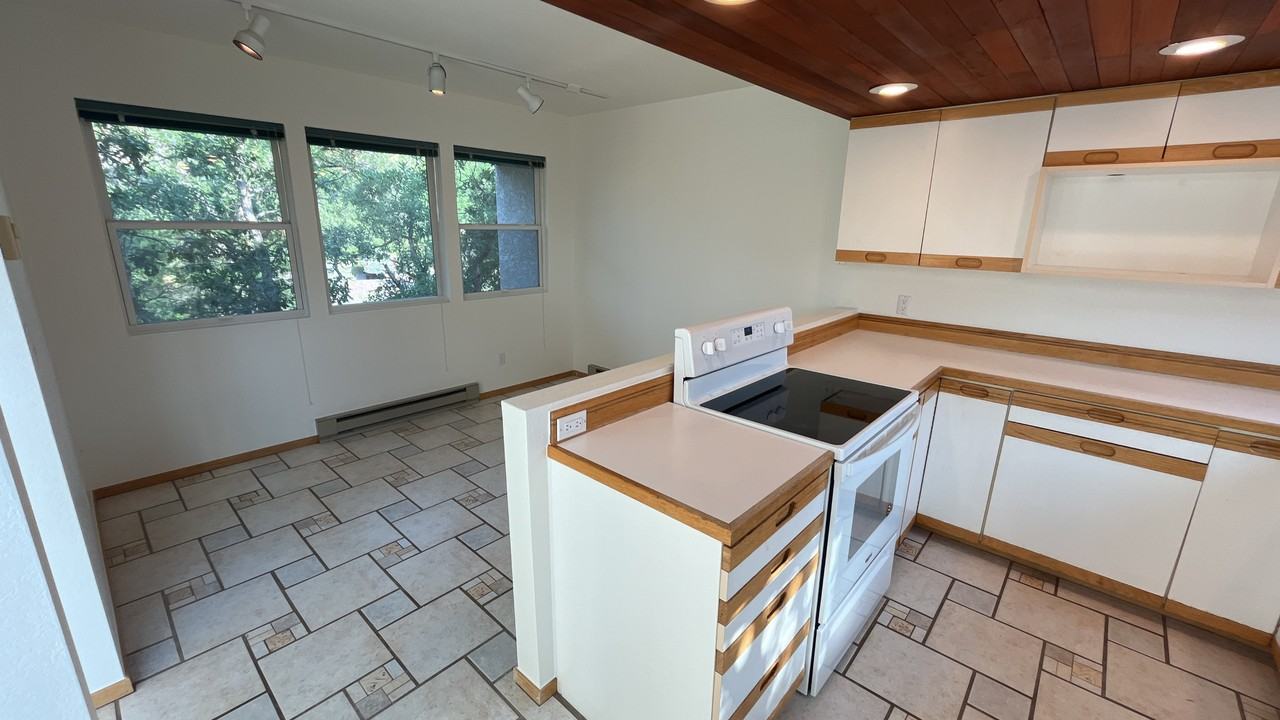 127 Yale Ave - Photo 6 of 11