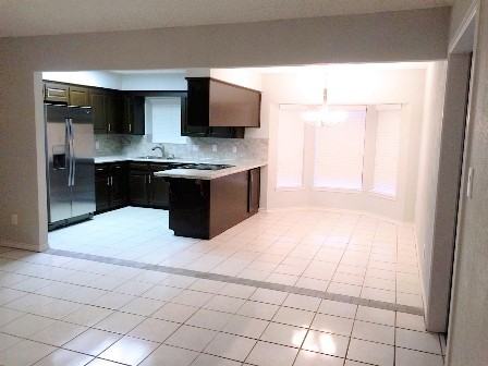 113 E Blancas Dr - Photo 2 of 10