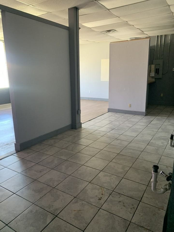 112 W Avenue E - Photo 6 of 16