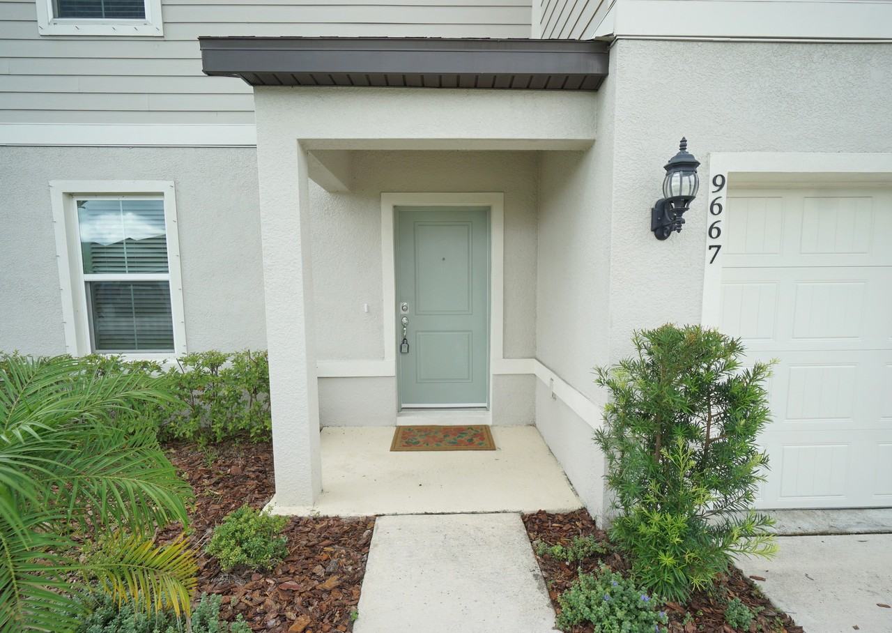 9667 Summers Cay Cir - Photo 2 of 33