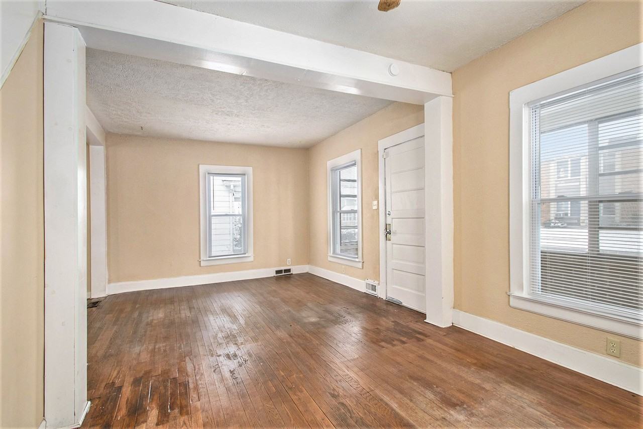 221 W 8th St - Photo 3 of 12