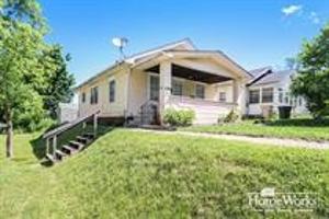 featured image of 201 E Oakside St
