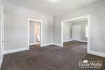 201 E Oakside St - Photo 2 of 15