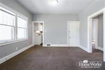 201 E Oakside St - Photo 3 of 15