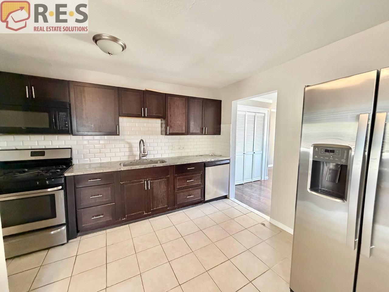 1738 Verbena St - Photo 3 of 12