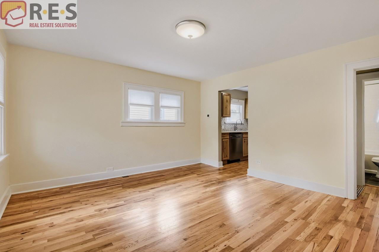 2203 S Humboldt St - Photo 2 of 17