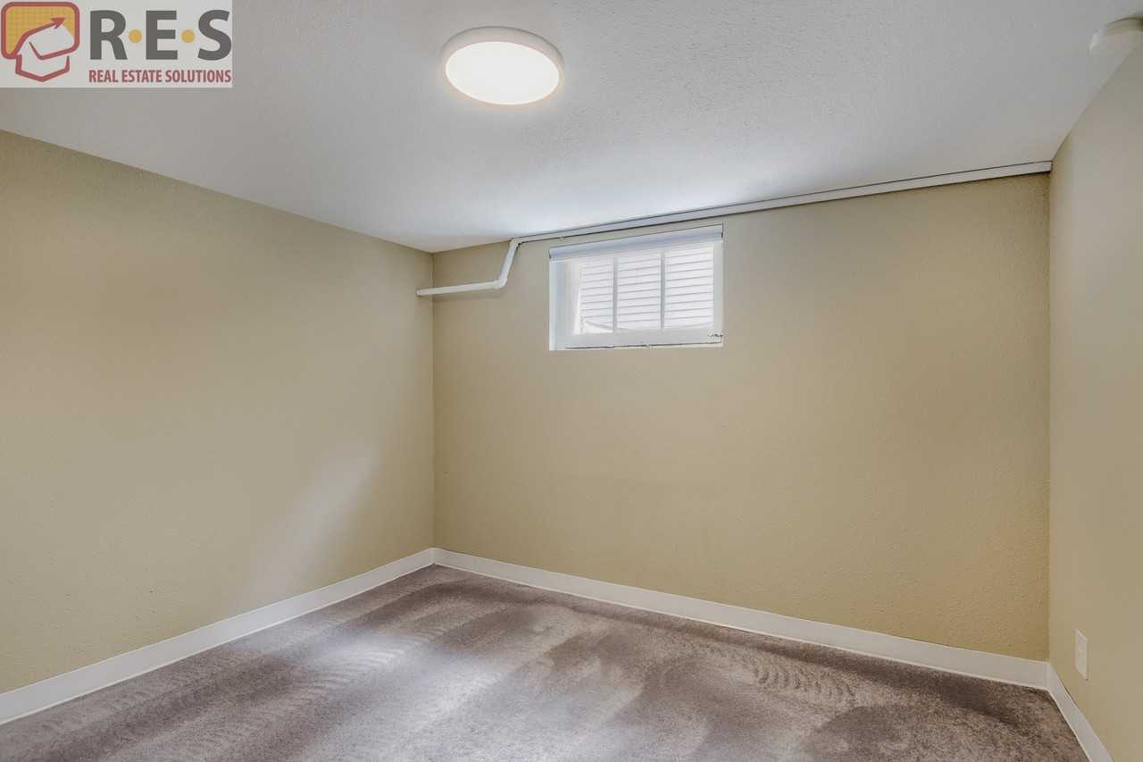 2203 S Humboldt St - Photo 7 of 17