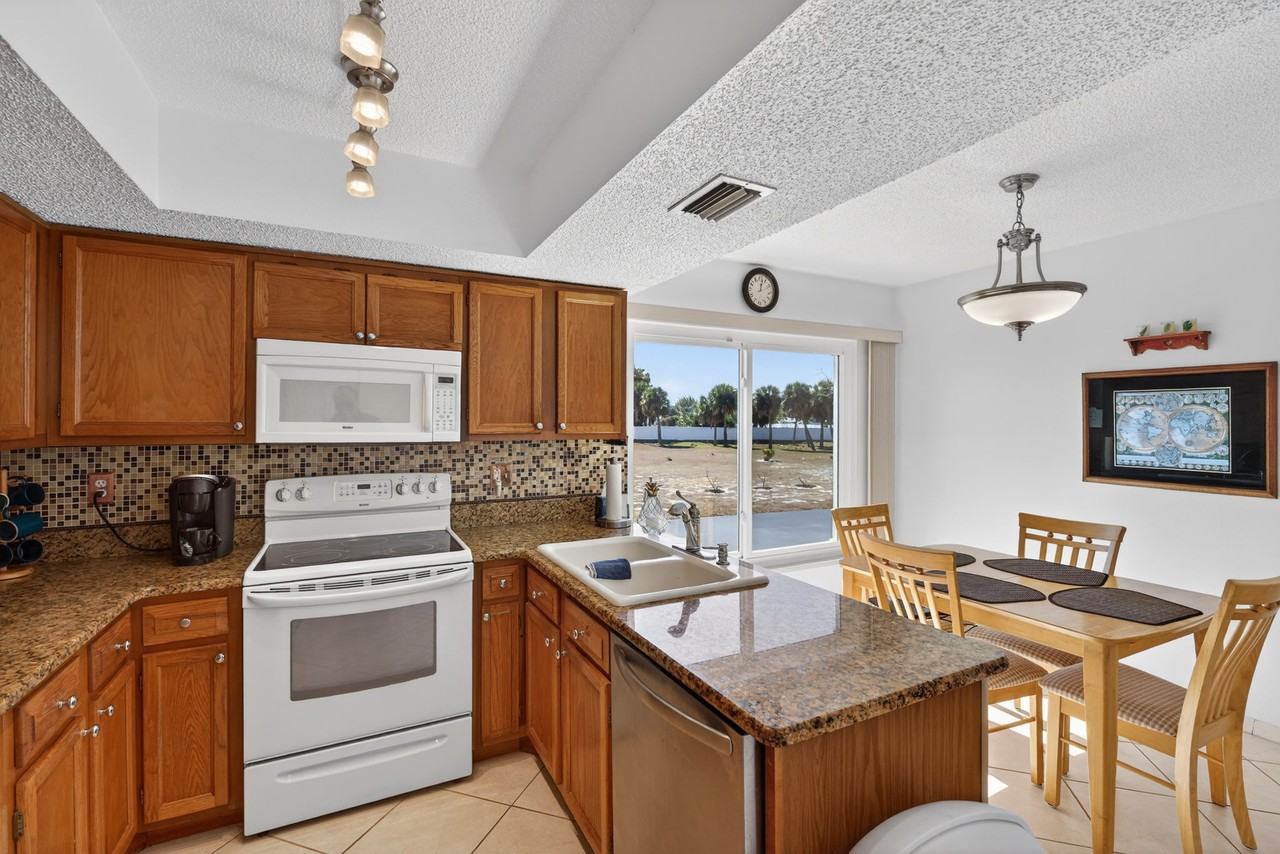 6688 San Casa Dr #L8 - Photo 7 of 26