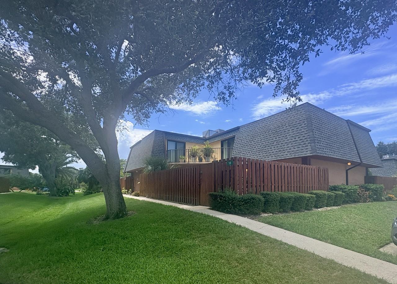 18 Cedar Dunes Dr