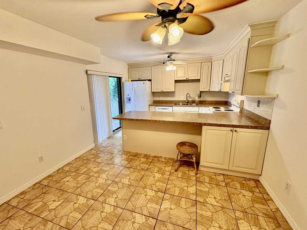 18 Cedar Dunes Dr - Photo 7 of 38
