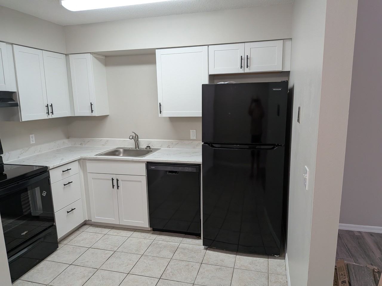 1020 Howell Ave - Photo 3 of 12