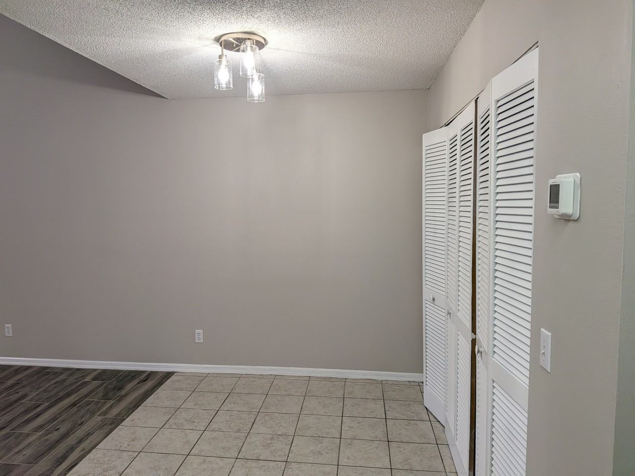 1020 Howell Ave - Photo 4 of 12