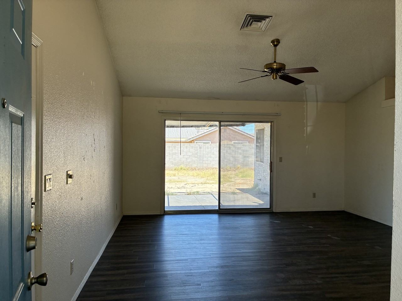 8208 W Columbine Dr - Photo 3 of 13
